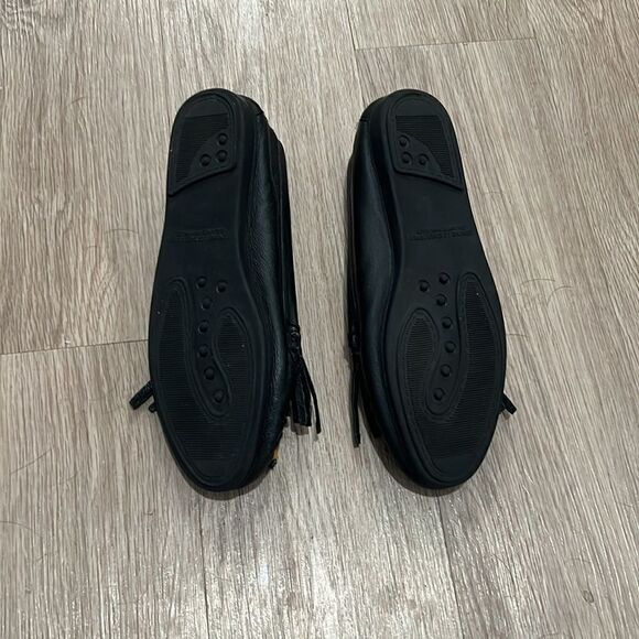 Hunter’s Run Leather Indigenous Beaded Moccasins - Picture 7 of 11